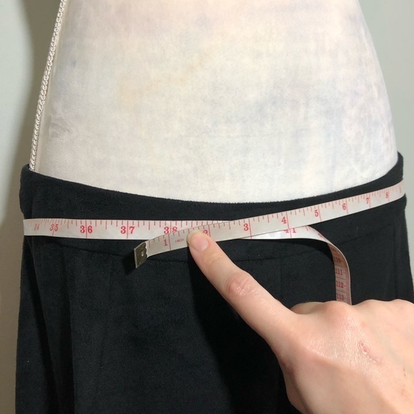 NWOT Mark Black Faux Suede Pleated Mini Skirt Avon - Picture 12 of 12